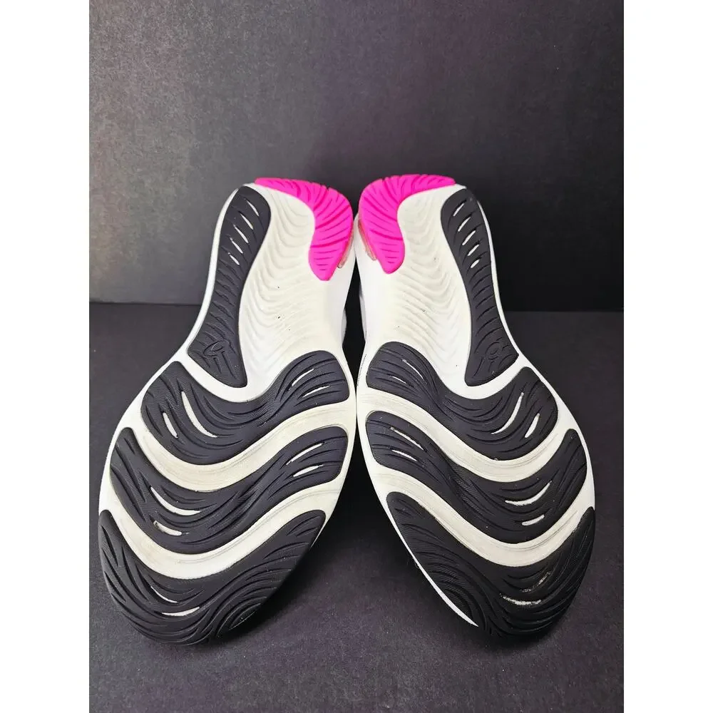 Asics Women 9.5 Comfy footwear